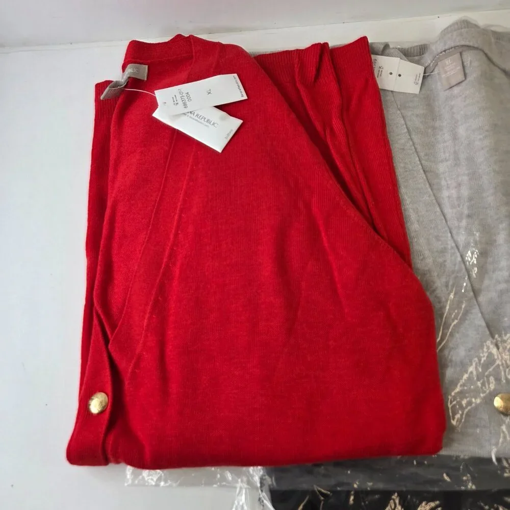 Banana Republic Womens V-Neck Cardigan Sweater Bundle XL Red Grey Black NWT - Picture 2 of 8